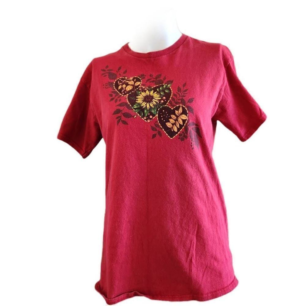 Delta women's medium sunflower heart red t-shirt Grandma's summer Garden 90's